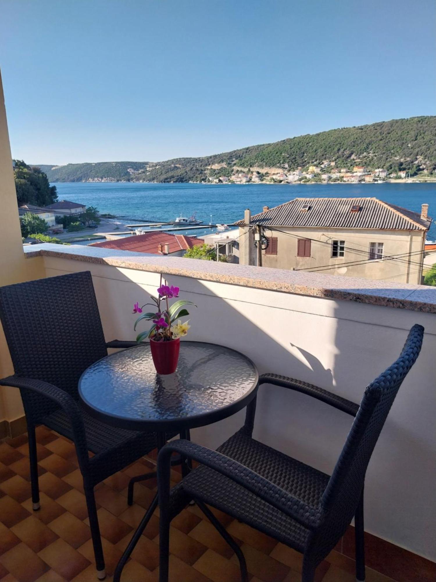 Ljubica Apartments And Rooms Supetarska Draga Kültér fotó